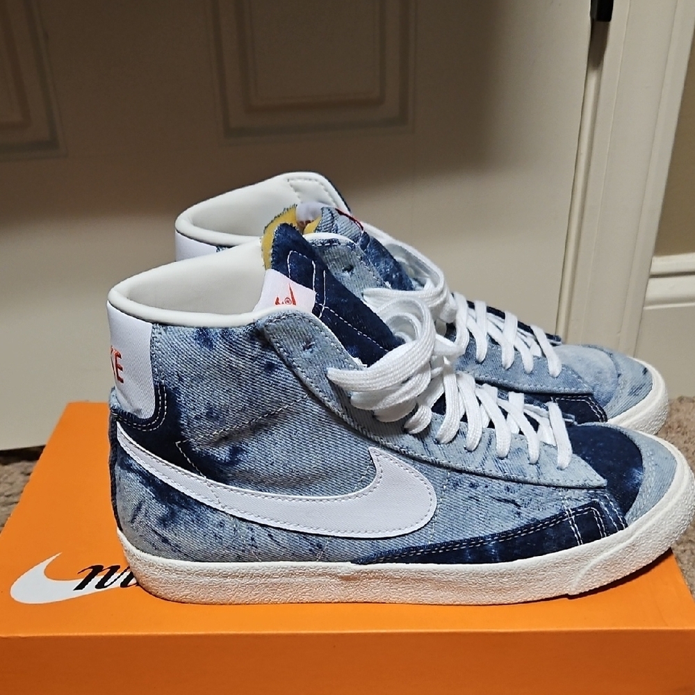 Nike W Blazer Mid '77 Multi-Color White Sneakers